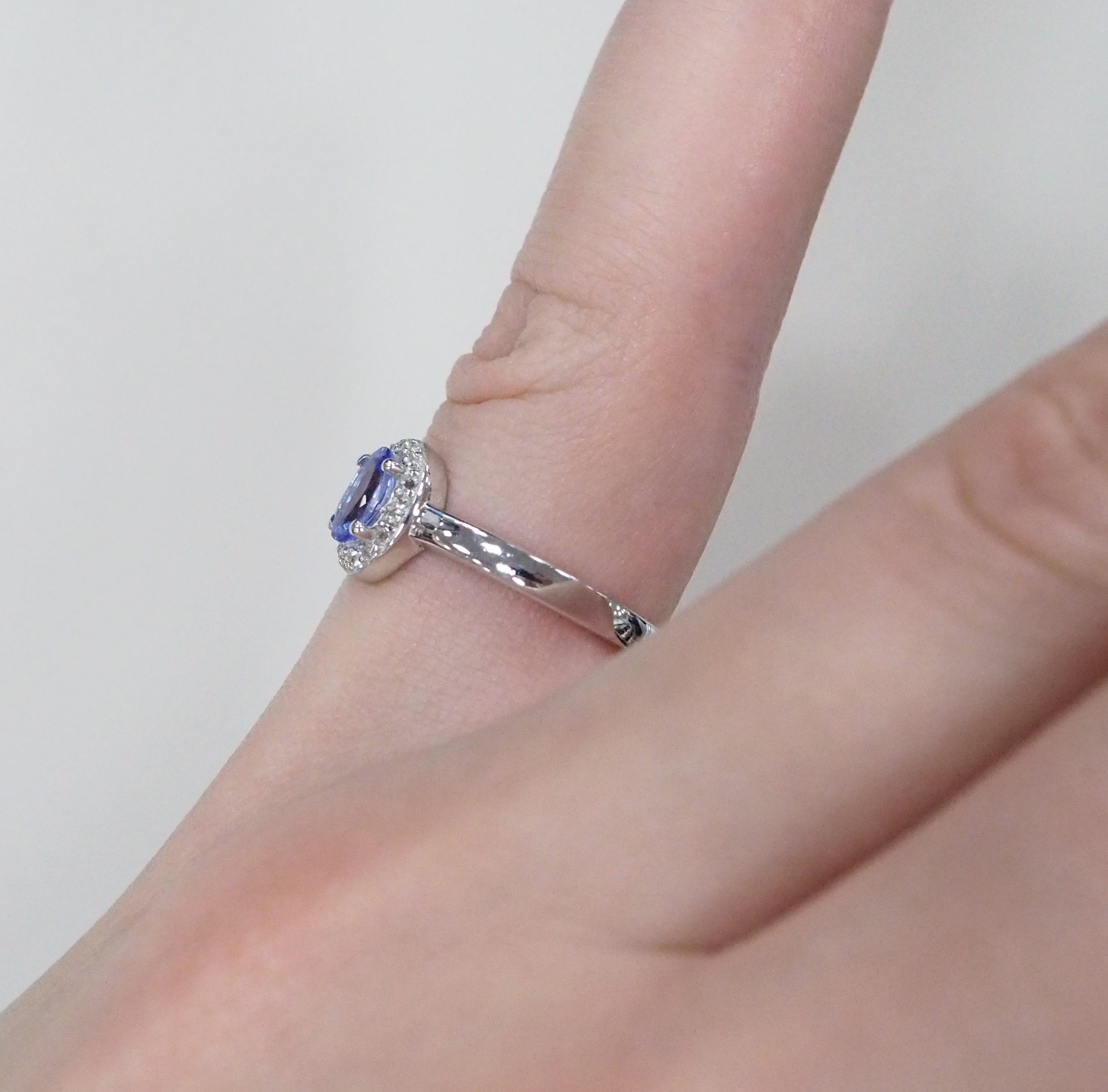 Серебряное кольцо с танзанитом